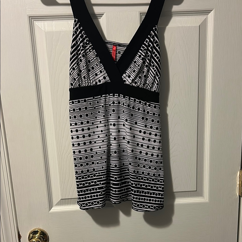Black and White Patterned Women's Top